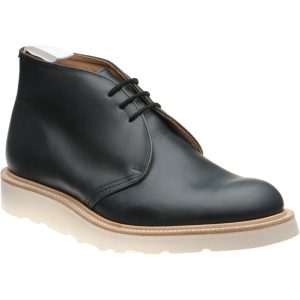 Herring Mike Horween mens rubber-soled Chukka boots in navy chromexcel