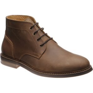 Loake Gilbert mens rubber-soled Chukka boots in brown oiled nubuck