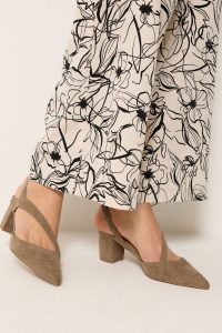 Lts Brown Faux Suede Asymmetric Block Heels In Standard Fit Size Standard > 7