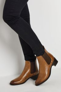 Lts Brown Leather Block Heel Chelsea Boots In Standard Fit Size 8