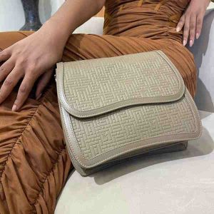 TALAWA Handbag in Taupe