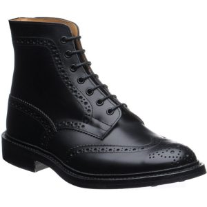 Trickers Stow (Rubber) mens rubber-soled brogue boots in black calf